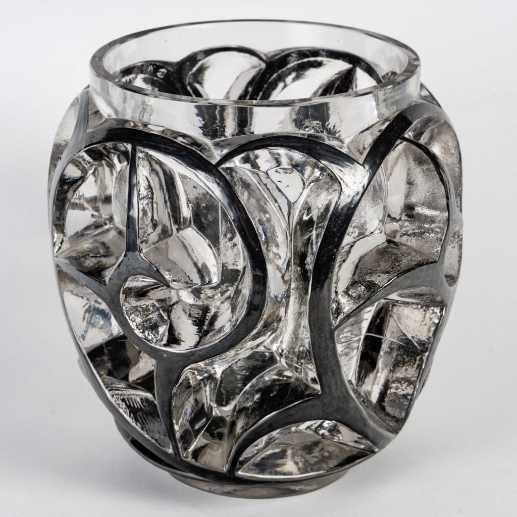 Vase « Tourbillons » verre blanc émaillé noir de René LALIQUE | Biron 