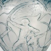 Vase « Archers » verre blanc patiné bleu de René LALIQUE | Biron 