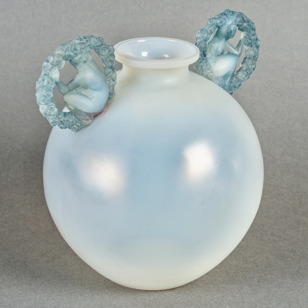 Vase "Ronsard" verre opalescent patiné bleu de René LALIQUE 