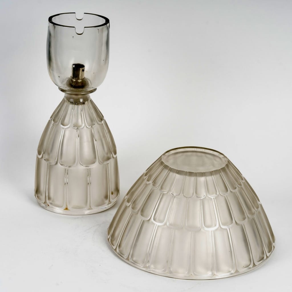 Lampe « Saint Nabor » verre blanc de René LALIQUE | Biron 
