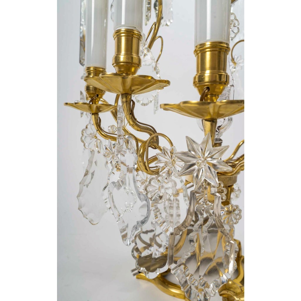 Paire de girandoles de style Louis XV en bronze doré et décor de cristal Baccarat vers 1850-1870 | Biron 