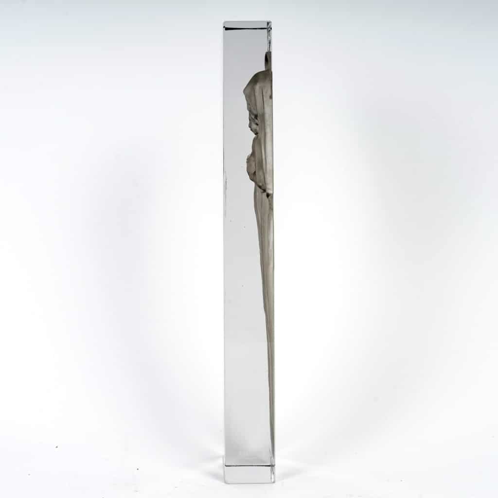 Statuette « Vierge à l’Enfant » verre blanc patiné gris de René LALIQUE | Biron 
