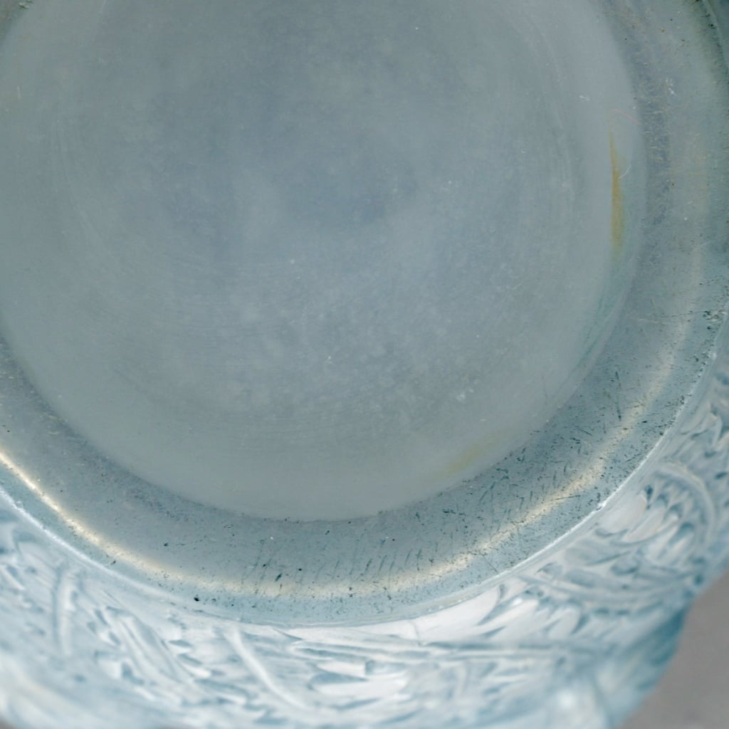 Vase "Domrémy" verre opalescent patiné bleu de René LALIQUE 