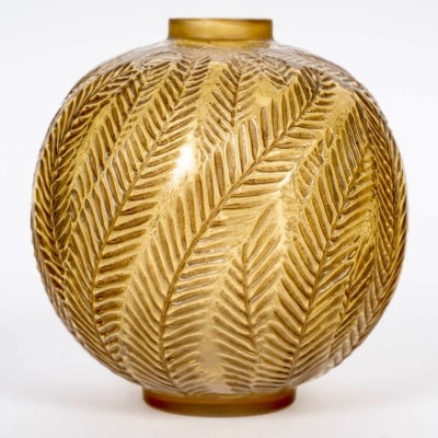 Vase "Palmes" verre jaune ambré patiné sépia de René LALIQUE