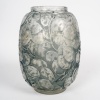 Vase « Monnaie Du Pape » verre blanc patiné bleu de René LALIQUE | Biron 