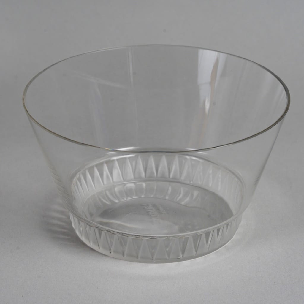 Service « Bourgueil’ cristal blanc de LALIQUE – 48 Pièces | Biron 