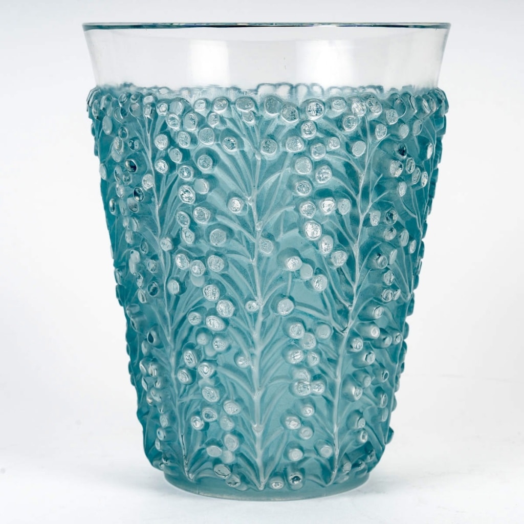 “Saint Tropez” vase in white glass with blue patina by René LALIQUE | Biron