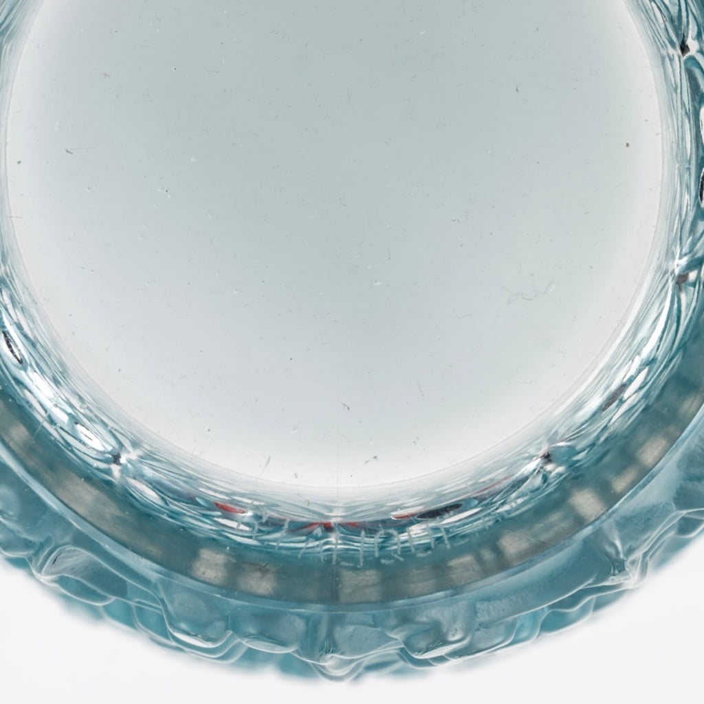 “Saint Tropez” vase in white glass with blue patina by René LALIQUE | Biron