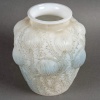 Vase "Domrémy" verre opalescent patiné bleu-gris de René LALIQUE 