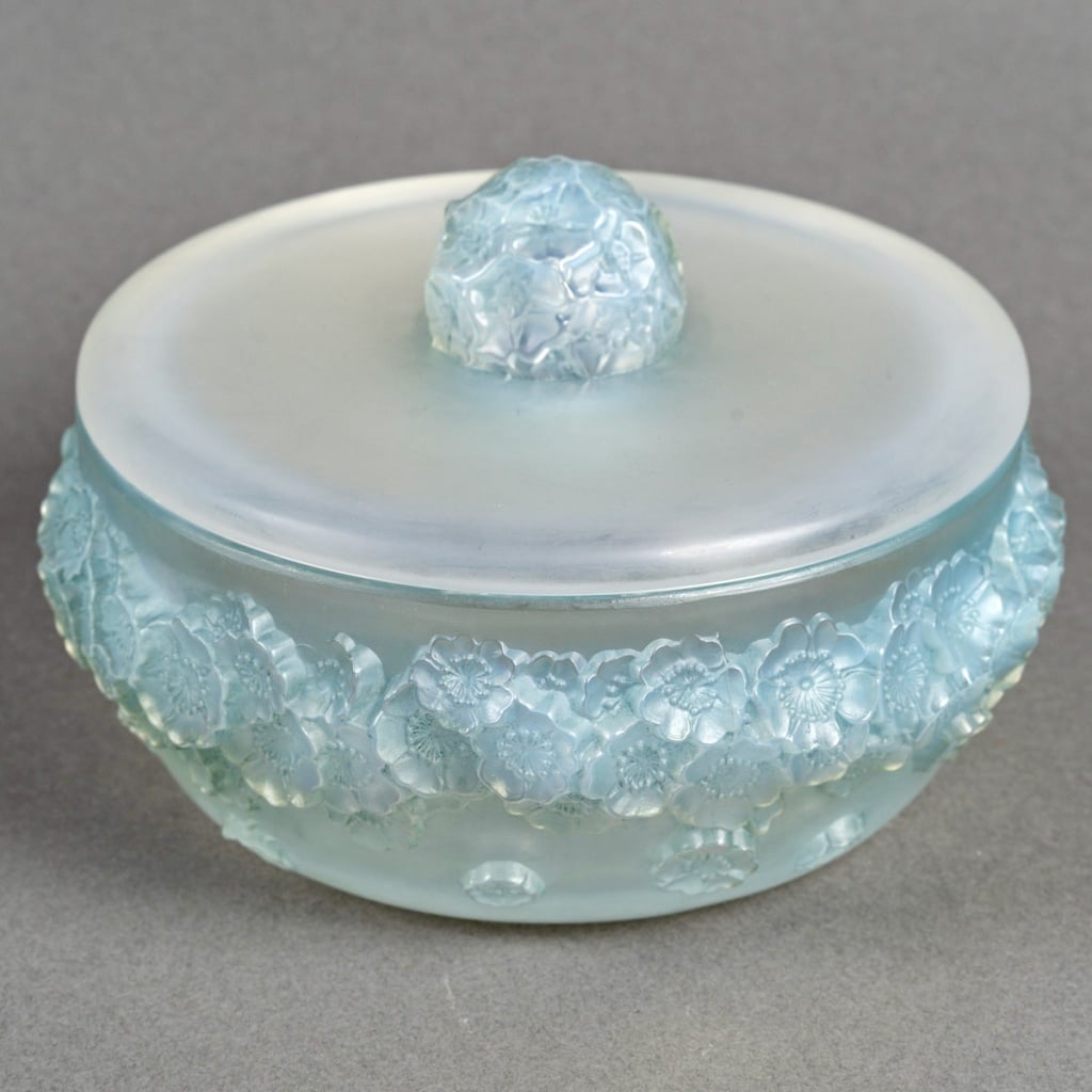 Boîte « Primevères » verre opalescent patiné bleu de René LALIQUE | Biron 