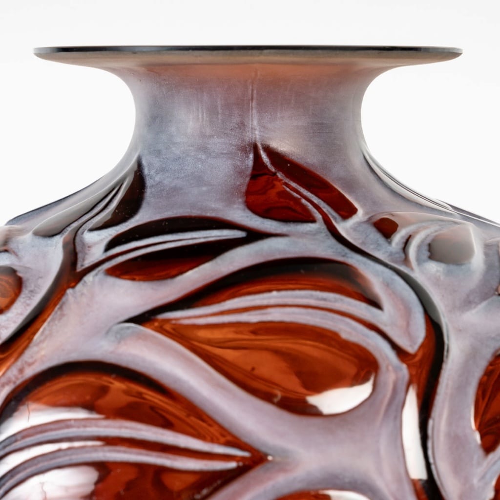 Vase « Sophora » verre rouge ambré » patiné blanc de René LALIQUE | Biron 