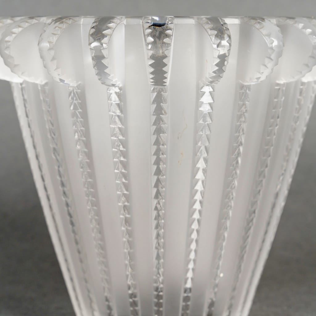 Vase « Royat » verre blanc de René LALIQUE | Biron 