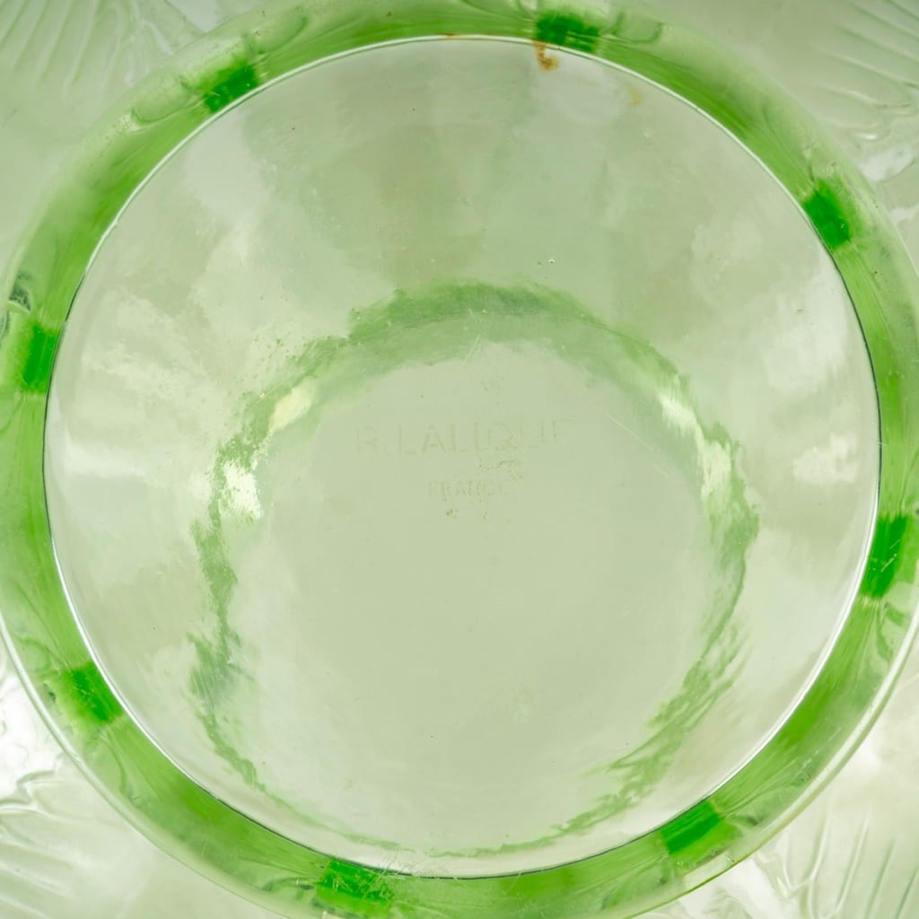 Vase « Biskra » verre vert clair patiné blanc de René LALIQUE | Biron 