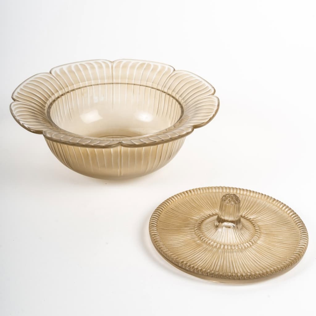Boîte Confiturier "Gatinais" verre blanc patiné sépia de René LALIQUE 