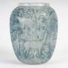 Vase « Biches » verre blanc patiné bleu de René LALIQUE | Biron 