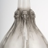 Carafe « Six Têtes » verre blanc patiné gris de René LALIQUE | Biron 