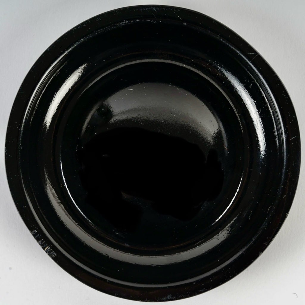 Cendrier "Archers" verre noir patiné blanc de René LALIQUE 