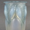 Vase « Ceylan » verre opalescent patiné bleu de René LALIQUE | Biron 