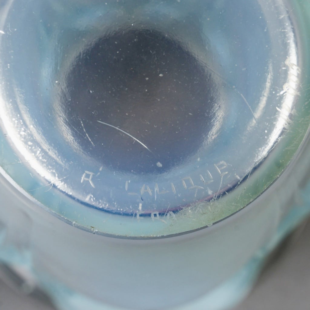 Vase « Ceylan » verre opalescent patiné bleu de René LALIQUE | Biron 