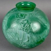 Vase "Poissons" verre vert émeraude patiné blanc de René LALIQUE 