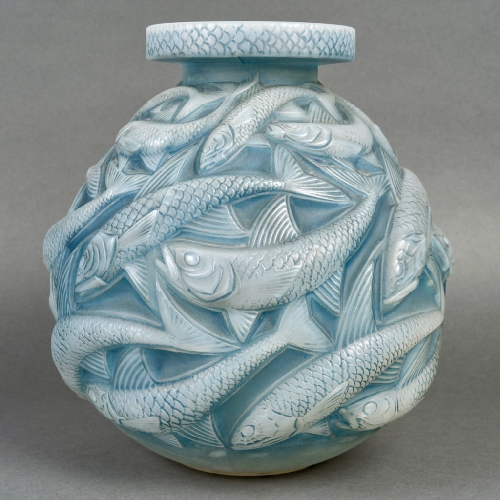 Vase "Salmonidés" verre opalescent patiné bleu de René LALIQUE 