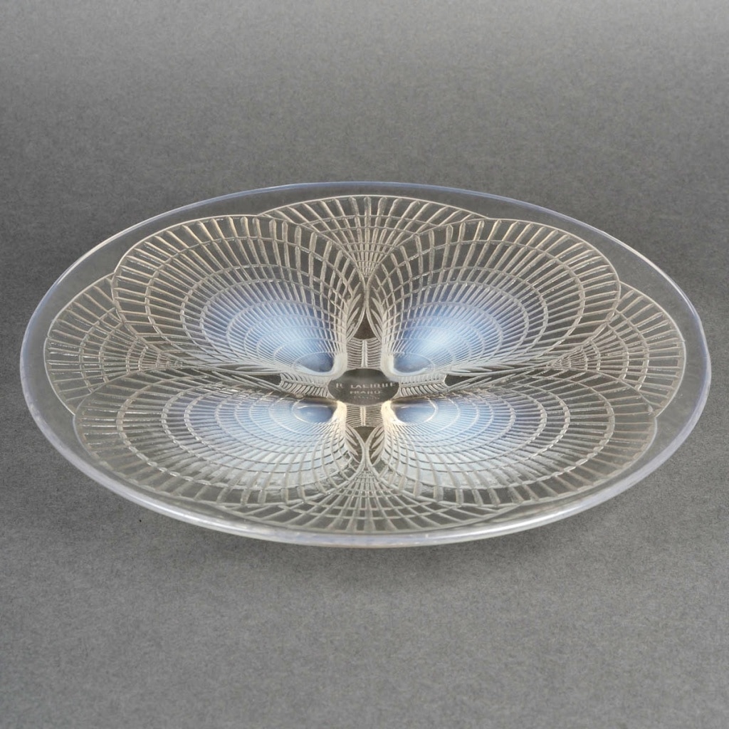 Assiette Plat « Coquilles » verre opalescent de René LALIQUE | Biron 