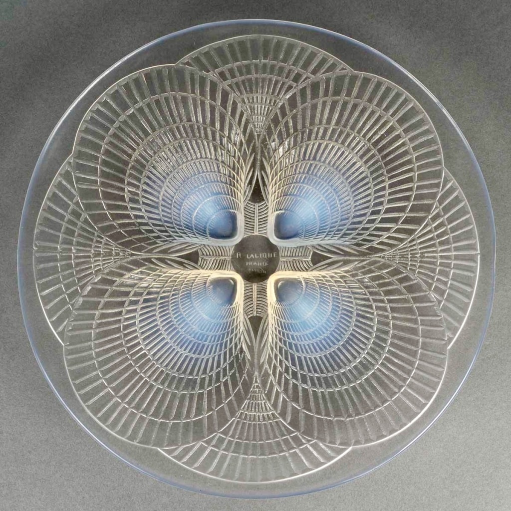 Assiette Plat « Coquilles » verre opalescent de René LALIQUE | Biron 