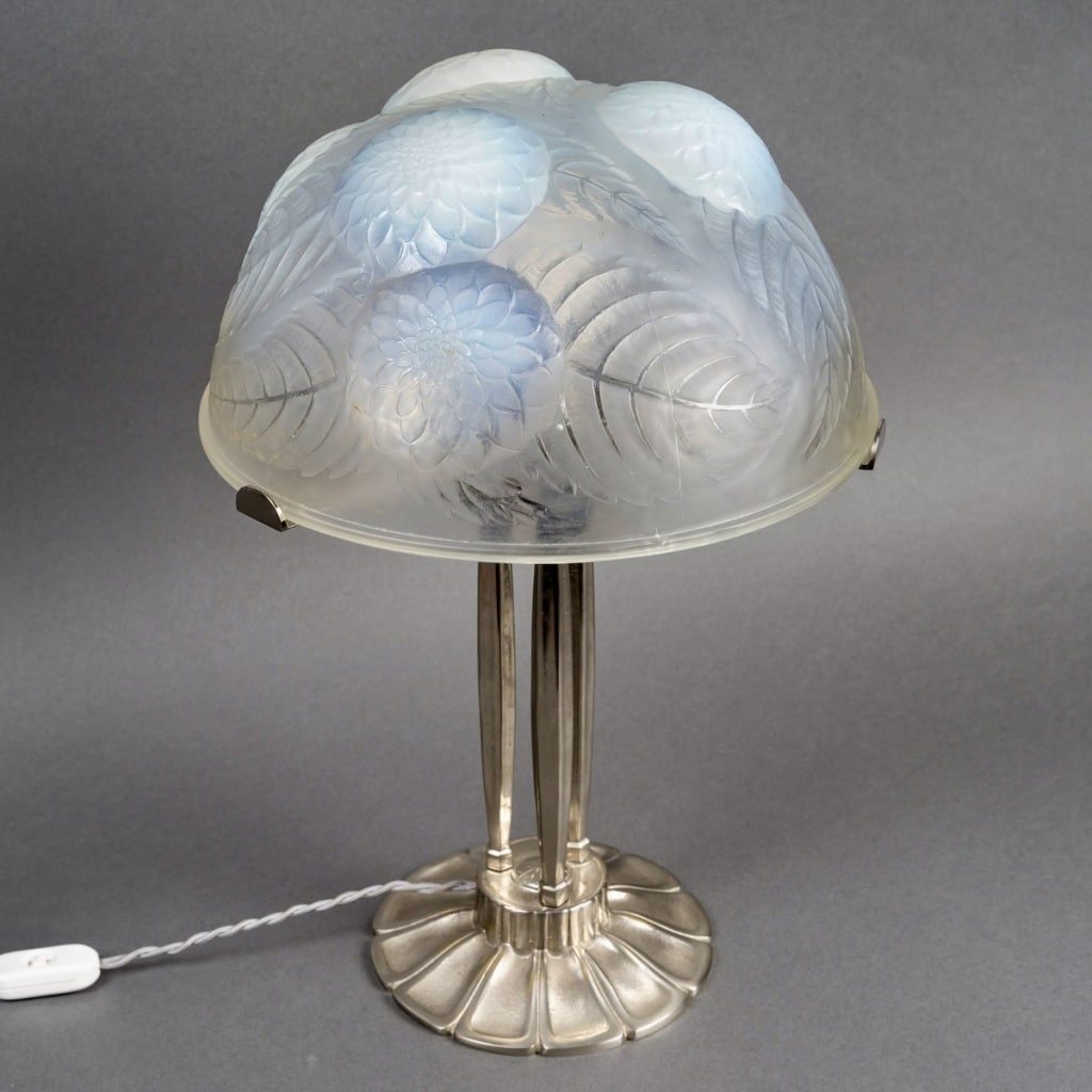 Lampe « Dahlias » verre opalescent et bronze nickelé de René LALIQUE | Biron 