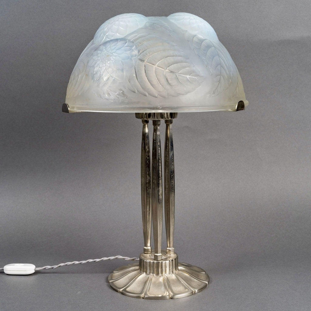 Lampe « Dahlias » verre opalescent et bronze nickelé de René LALIQUE | Biron 