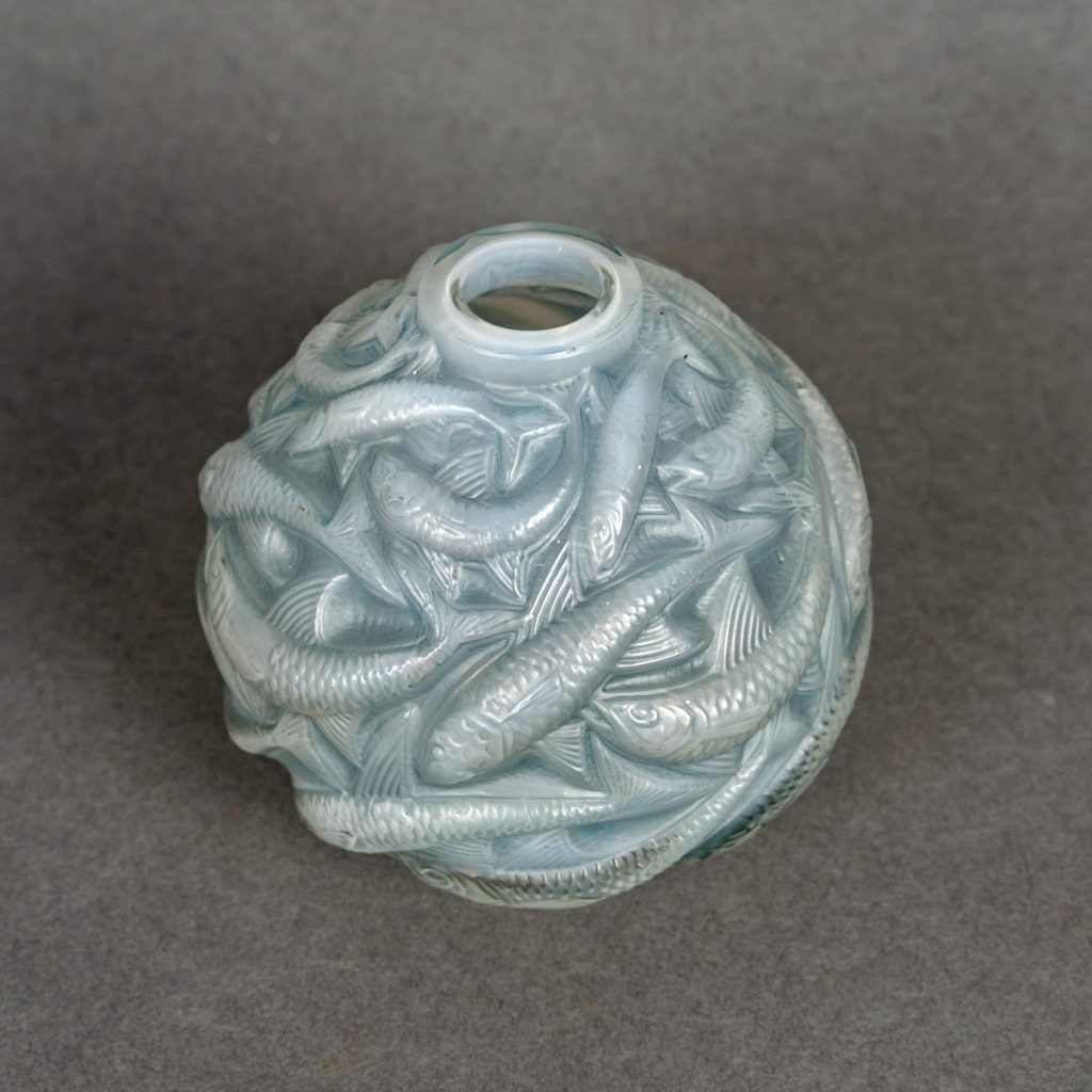 Vase « Oléron » verre opalescent patiné bleu de René LALIQUE | Biron 