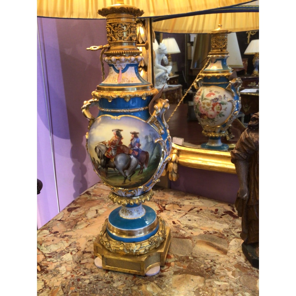 Paire de lampes en porcelaine de paris | Biron 