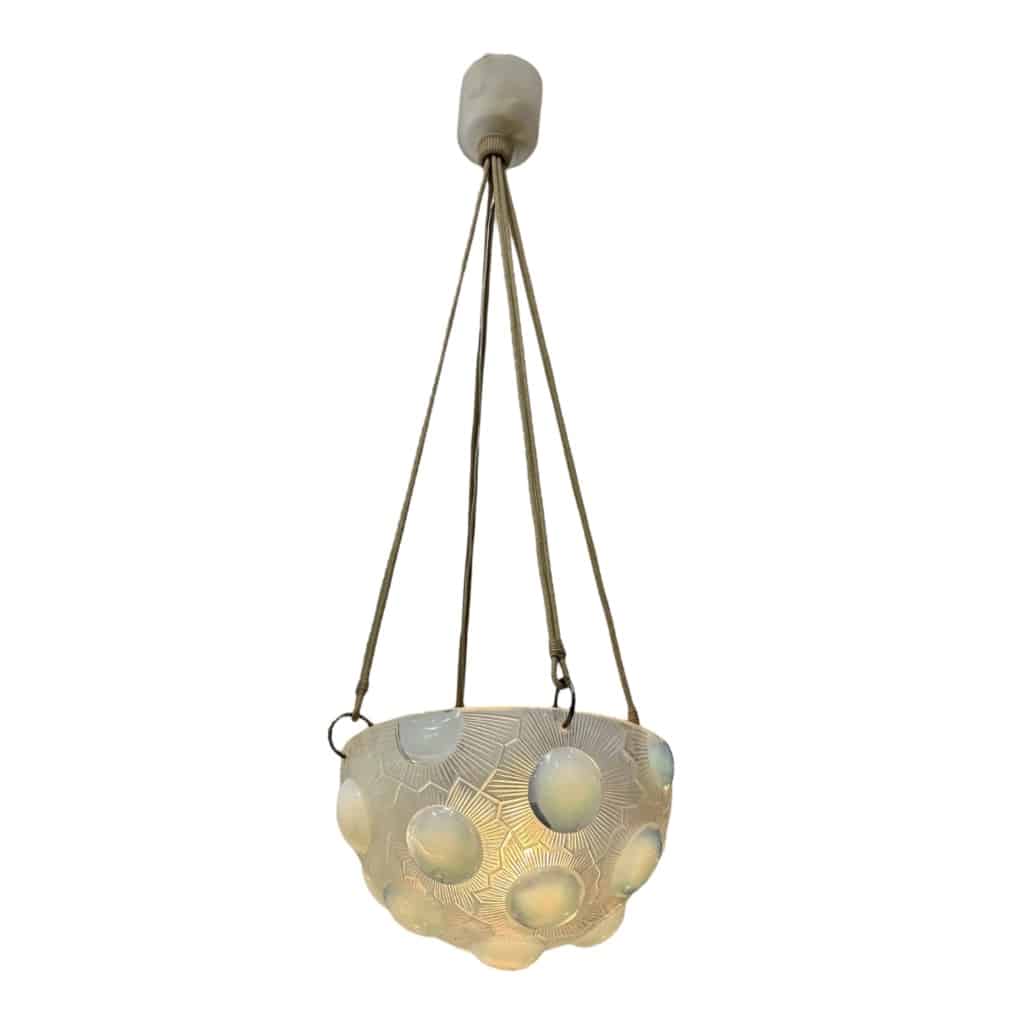 Suspension « Soleil » verre opalescent de René LALIQUE | Biron 
