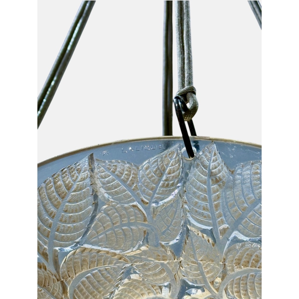 Suspension "Charmes" verre blanc patiné sépia de René LALIQUE 