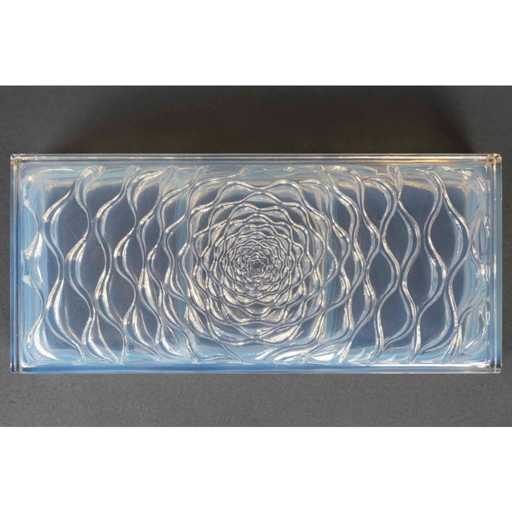 René Lalique (1861-1945) « Abduhla » Rare boîte à cigarettes en verre opalescent 1934 | Biron 