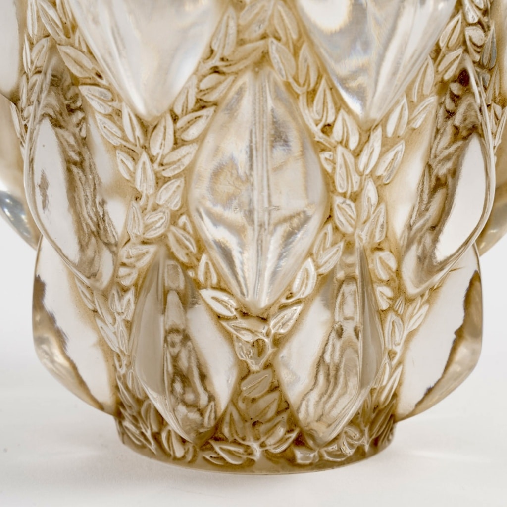 Vase « Rampillon » verre blanc patiné sépia de René LALIQUE | Biron 