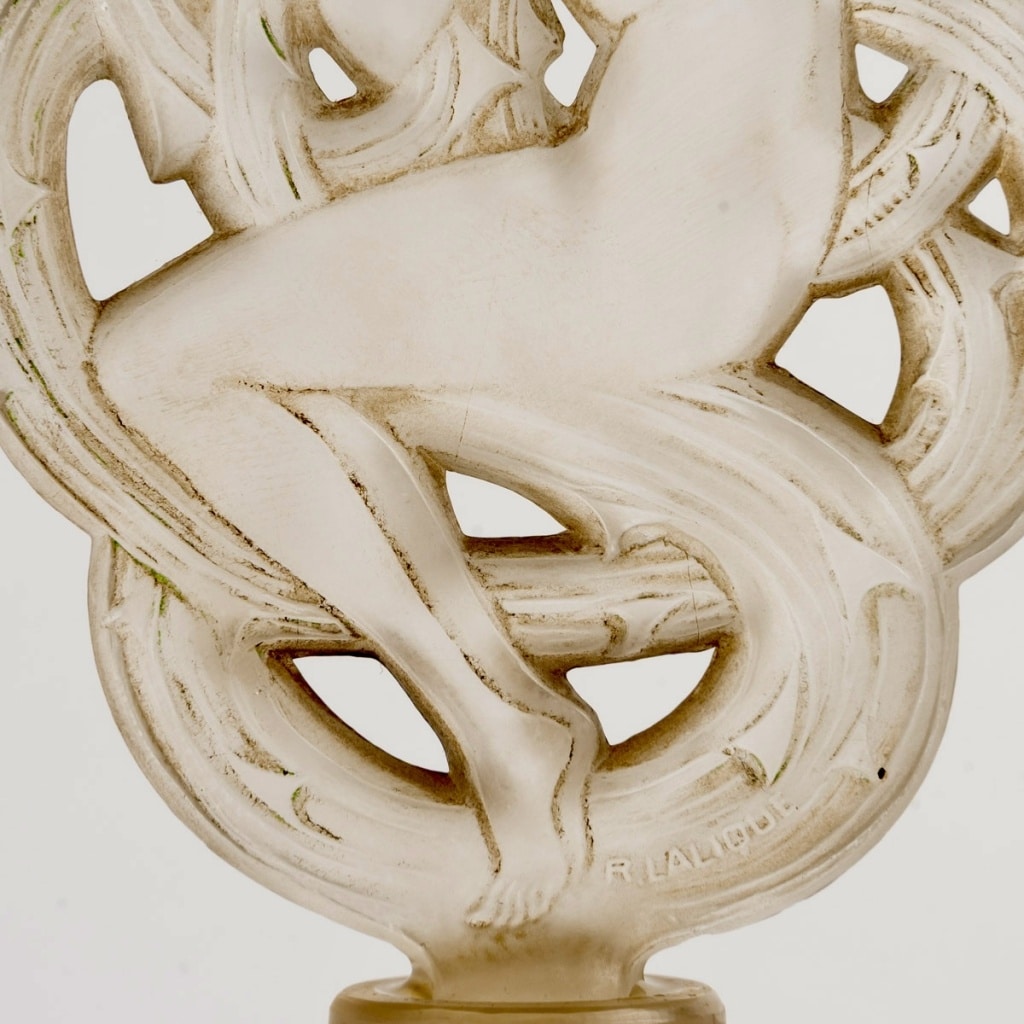 Flacon « Ambre de Siam » verre blanc patiné sépia de René LALIQUE pour Volnay | Biron 