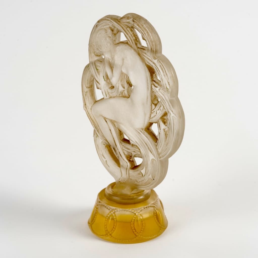Flacon « Ambre de Siam » verre blanc patiné sépia de René LALIQUE pour Volnay | Biron 