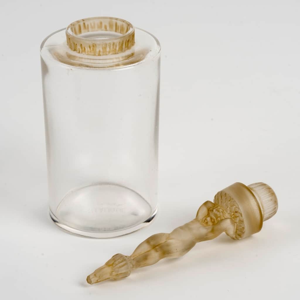Flacon « Jeunesse » verre blanc patiné sépia de René LALIQUE | Biron 