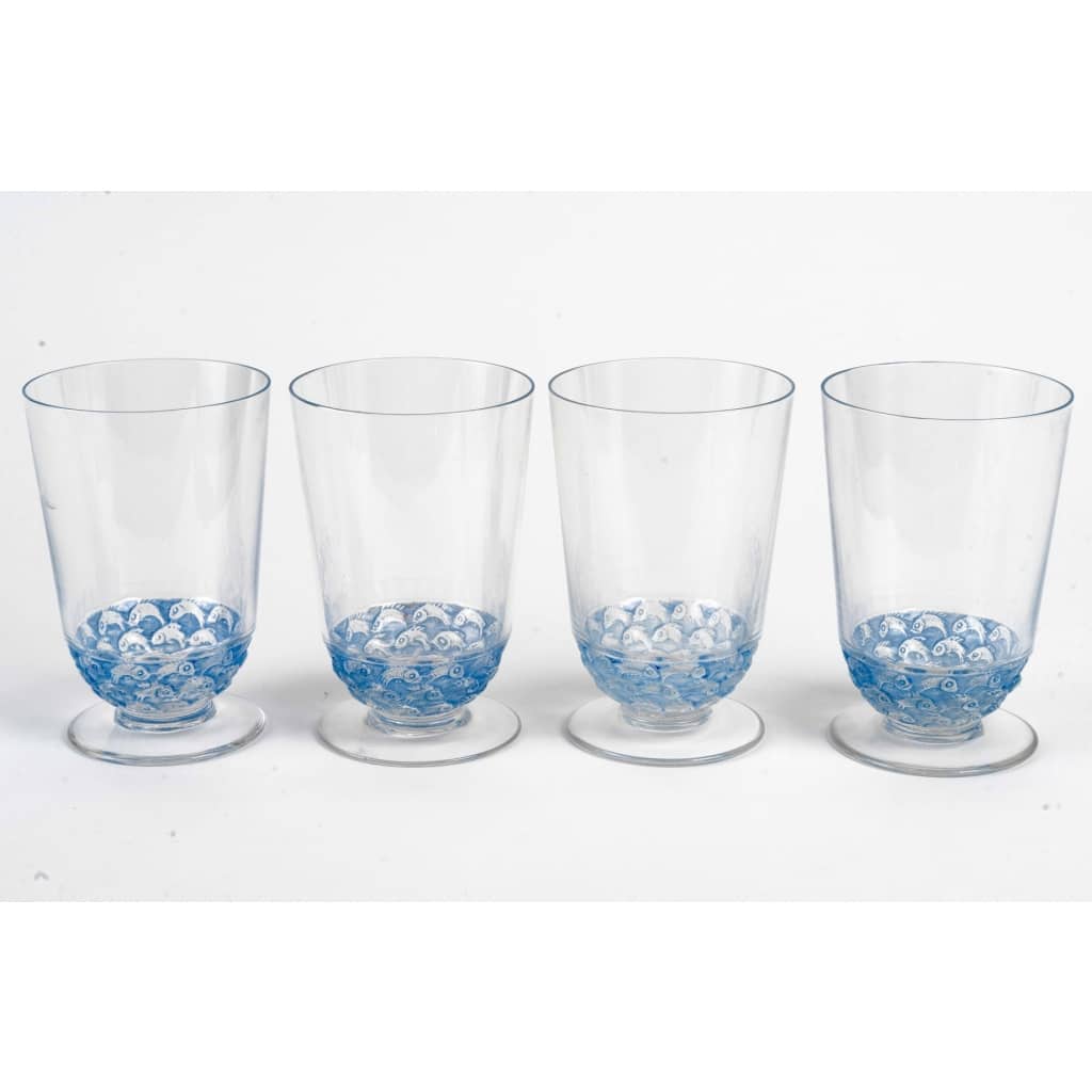 Suite de 4 Verres "Pouilly' verre blanc patiné bleu de René LALIQUE 