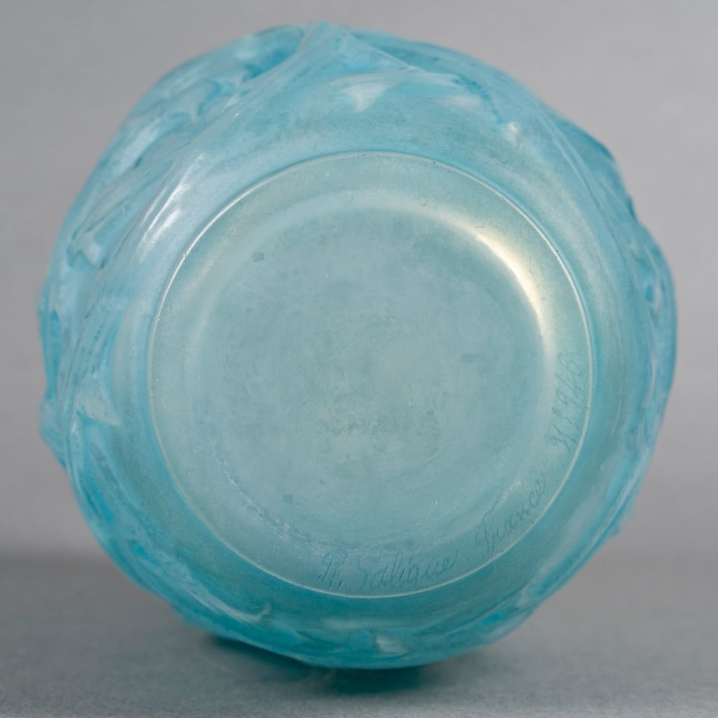 Vase « Ronces » verre opalescent patiné bleu de René LALIQUE | Biron 