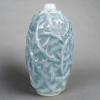 Vase « Ronces » verre opalescent patiné bleu de René LALIQUE | Biron 