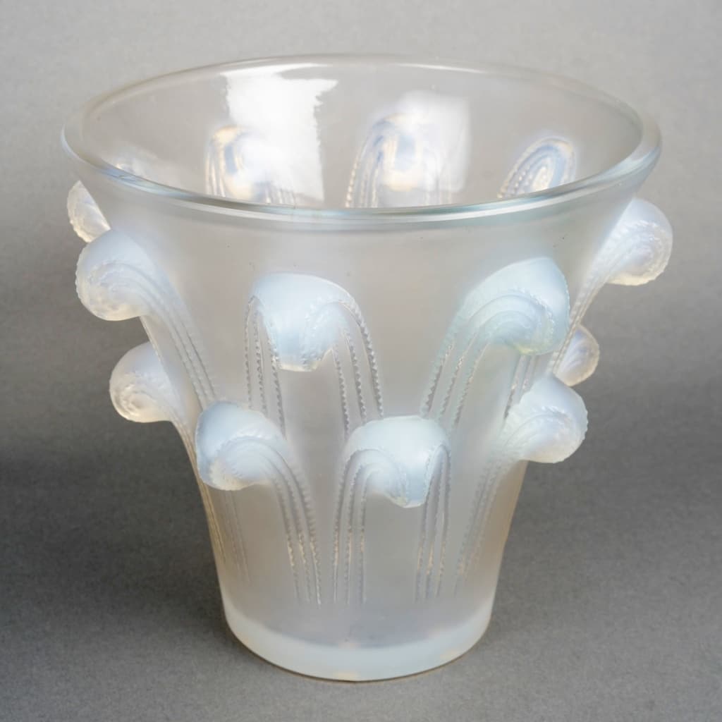 Vase « Jet d’Eau » verre opalescent de René LALIQUE | Biron 