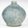 Vase « Plumes » verre blanc patiné bleu de René LALIQUE | Biron 