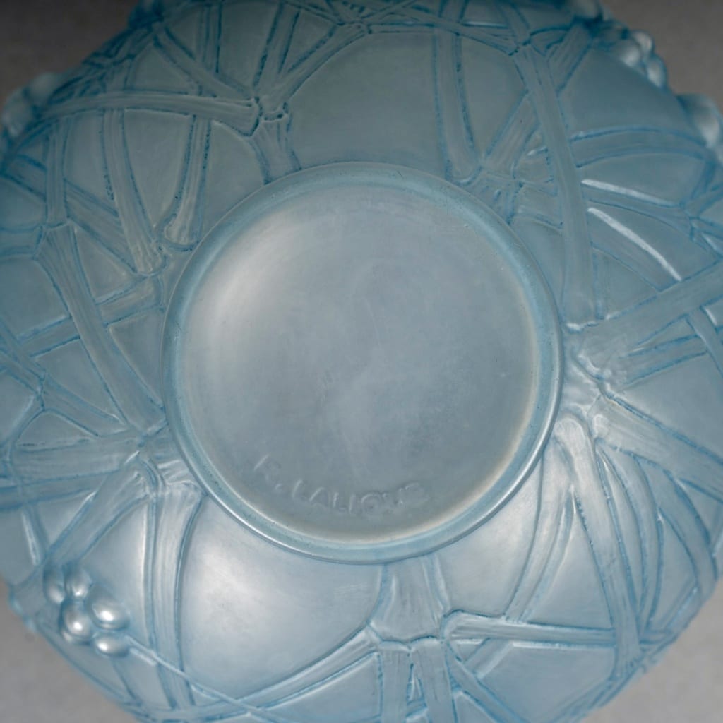 Vase « Druide » verre opalescent patiné bleu de René LALIQUE | Biron 