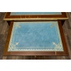 Bureau plat en acajou et décor de bronzes doré d’époque Louis XVI vers 1780-1790 | Biron 