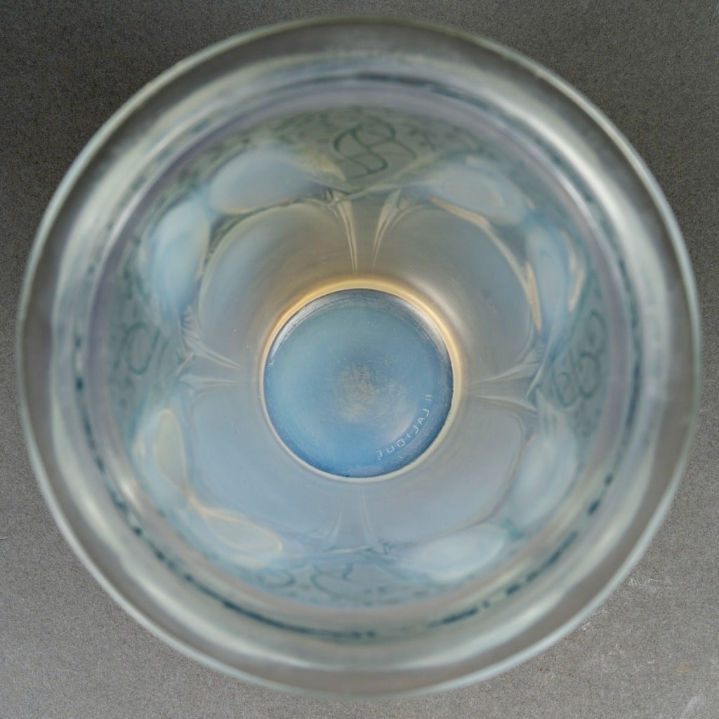 Vase « Ceylan » verre opalescent patiné bleu de René LALIQUE | Biron 