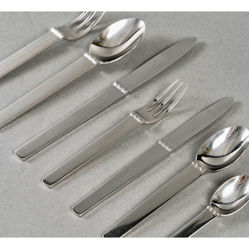 Ménagère Art Deco Moderniste « Charnière » inox de HERMES Paris – 91 Pièces | Biron 