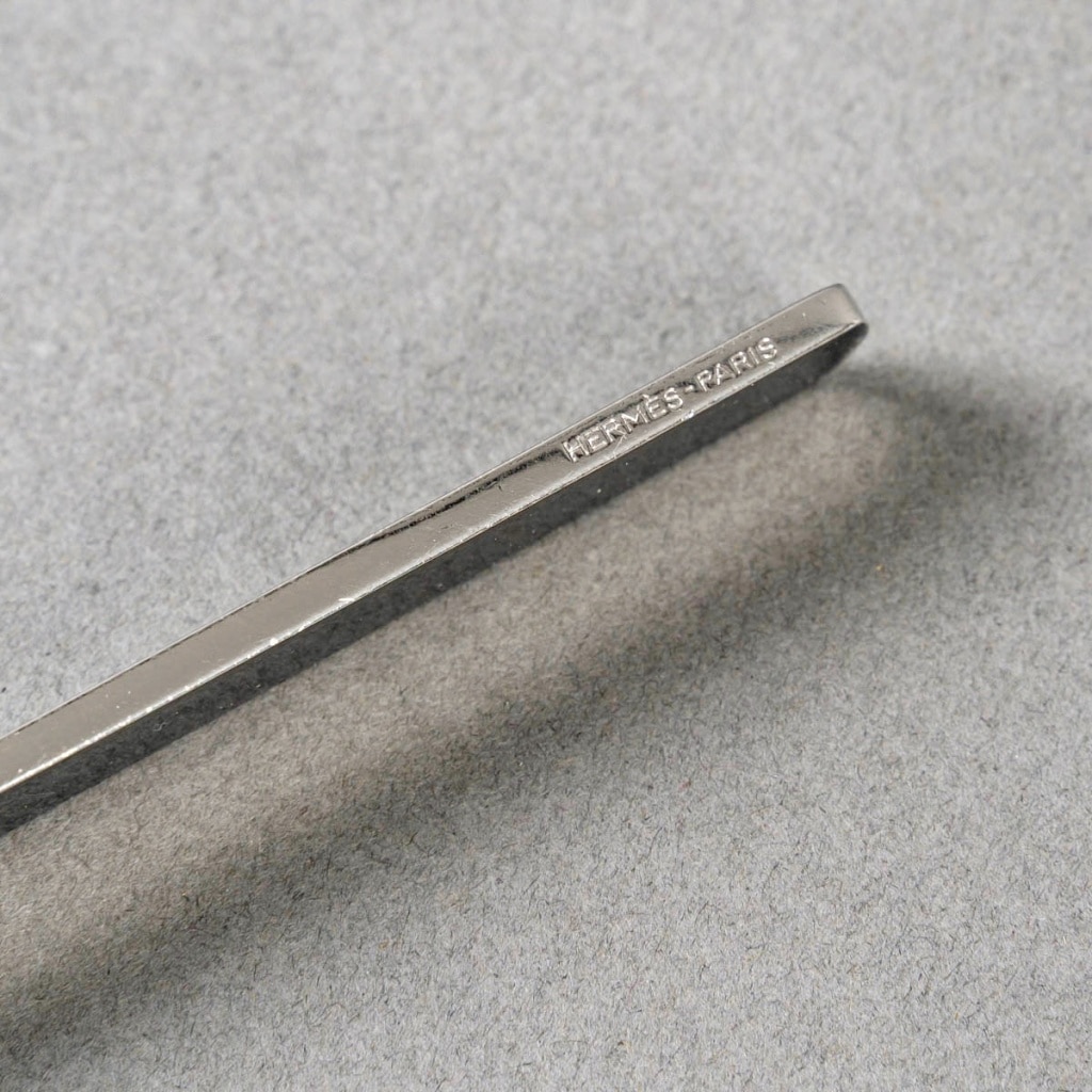 Ménagère Art Deco Moderniste « Charnière » inox de HERMES Paris – 91 Pièces | Biron 