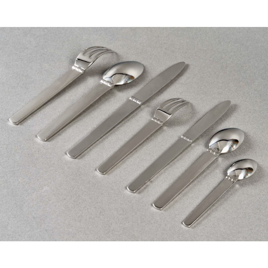 Ménagère Art Deco Moderniste « Charnière » inox de HERMES Paris – 91 Pièces | Biron 