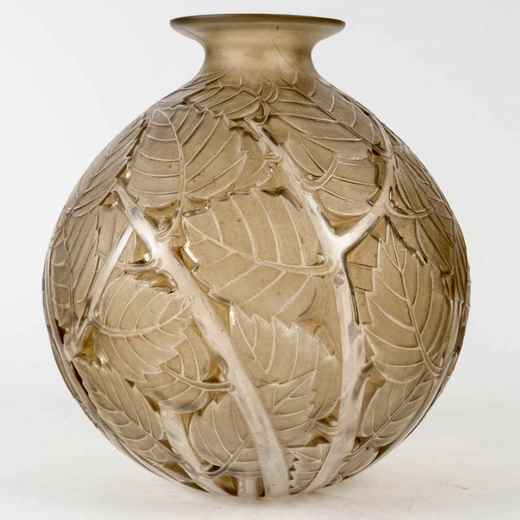 Vase « Milan » verre blanc patiné sépia de René LALIQUE | Biron 